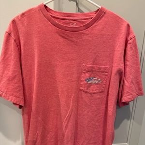 Vineyard Vines men's size large tee shirt in red.